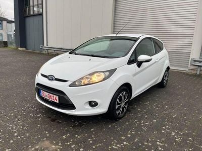 Gebraucht Ford Fiesta Trend 60 PS (44 kW) 2010 Weiß Kleinwagen