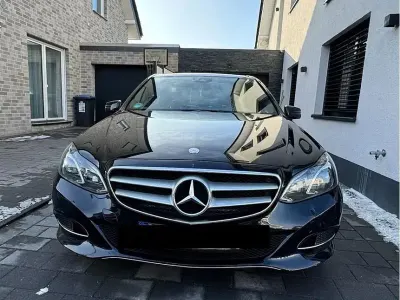 Gebraucht Mercedes E200 136 PS (100 kW) 2015 Schwarz Limousine