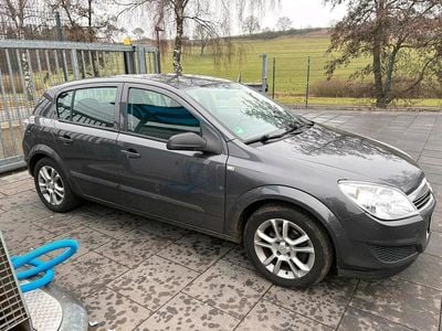 Gebraucht Opel Astra 90 PS (66 kW) 2009 Limousine