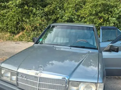 Gebraucht Mercedes 190 109 PS (80 kW) 1992 Grau Limousine
