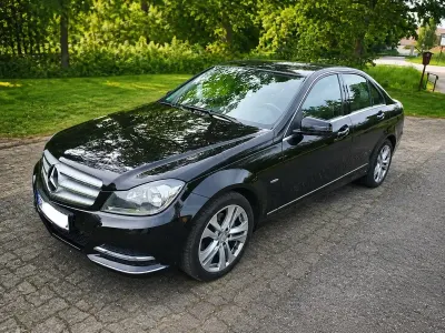 Gebraucht Mercedes C220 170 PS (125 kW) 2011 Schwarz Limousine