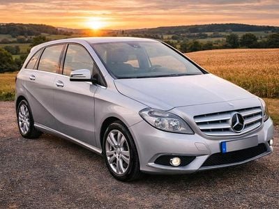 Usata Mercedes B180 122 CV (89 kW) 2012 Argento Monovolume