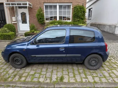 Gebraucht Renault Clio 75 PS (55 kW) 2002 Blau Limousine