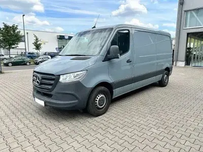 Gebraucht Mercedes Sprinter 143 PS (105 kW) 2019 Grau Van