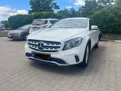 Mercedes GLA220
