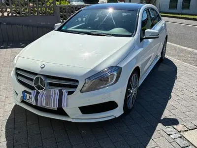 Gebraucht Mercedes A180 122 PS (89 kW) 2013 Weiß Kleinwagen