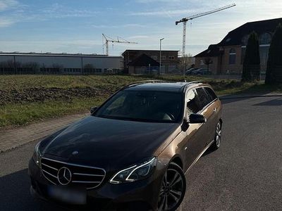 Usata Mercedes E350 Edition 258 CV (189 kW) 2015 Marrone Station wagon