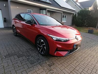 Second-hand VW ID.7 Pro 210 kW (286 CP) 2025 Roșu Break