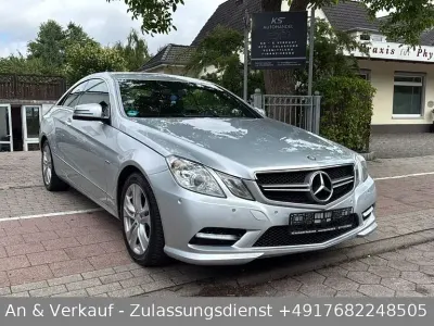 Gebraucht Mercedes E220 170 PS (125 kW) 2011 Silber Coupé