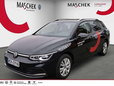 Deep black perleffekt Gebraucht 2023 VW Golf VIII Move Kombi | 28.400 € (Etwas zu teuer)