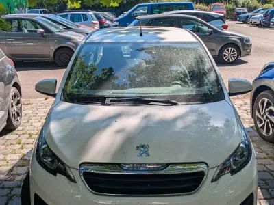 Gebraucht Peugeot 108 Active 72 PS (52 kW) 2020 Weiß Kleinwagen