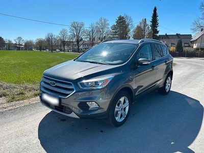 Second-hand Ford Kuga Titanium 179 CP (131 kW) 2017 Gri SUV
