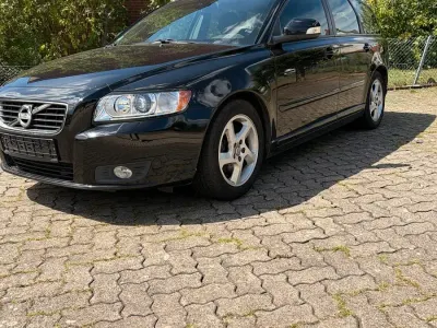 Gebraucht Volvo V50 116 PS (85 kW) 2012 Schwarz Kombi