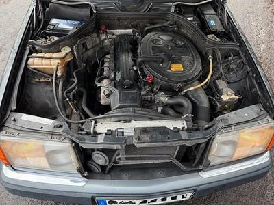 Gebraucht Mercedes E260 160 PS (117 kW) 1992 Schwarz Limousine
