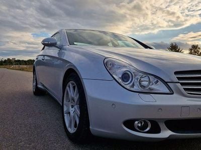 Silber Gebraucht 2006 Mercedes CLS320 Limousine | 15.980 €