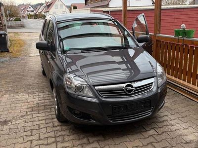 Gebraucht Opel Zafira Family 140 PS (102 kW) 2011 Grau Van / Kleinbus