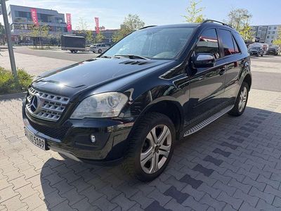 Second-hand Mercedes ML350 224 CP (164 kW) 2009 Negru SUV