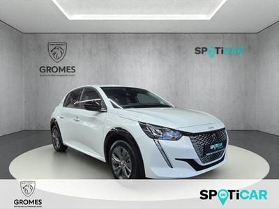 Gebraucht Peugeot e-208 Allure 100 kW (136 PS) 2023 Weiß Kleinwagen