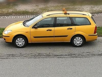 Usata Ford Focus 74 CV (54 kW) 2002 Giallo Station wagon