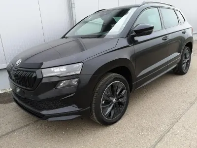 Neu Skoda Karoq SportLine 190 PS (139 kW) 2026 Black magic perleffekt SUV