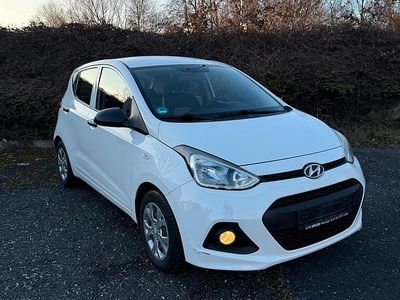 Gebraucht Hyundai i10 67 PS (49 kW) 2014 Weiß Kleinwagen