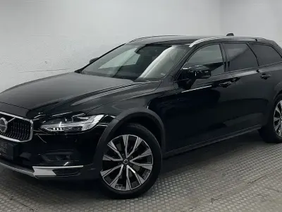 Gebraucht Volvo V90 CC 197 PS (144 kW) 2022 Black solid stone Kombi
