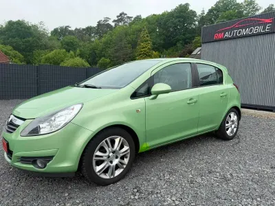 Gebraucht Opel Corsa Innovation 90 PS (66 kW) 2009 Grün Kleinwagen
