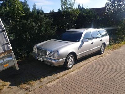 Mercedes E200
