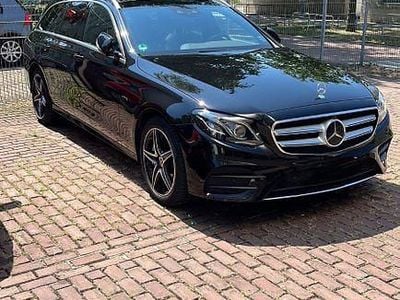 Second-hand Mercedes E300 306 CP (225 kW) 2019 Negru Berlinǎ