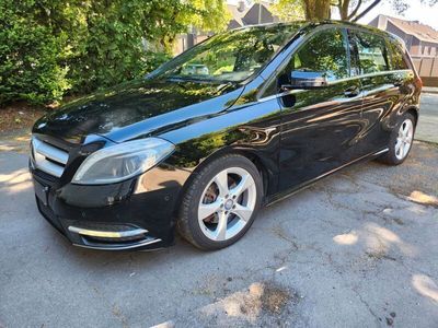 Mercedes B200