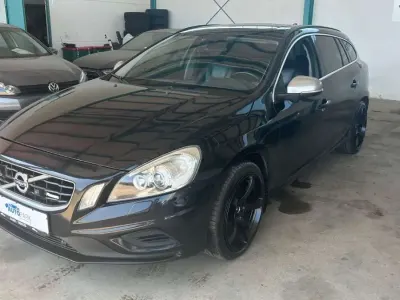 Gebraucht Volvo V60 R-Design 305 PS (224 kW) 2011 Schwarz Kombi