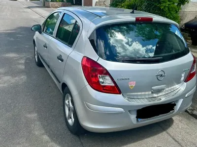 Gebraucht Opel Corsa 60 PS (44 kW) 2010 Silber Kleinwagen