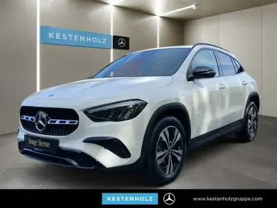Gebraucht Mercedes GLA180 Night 136 PS (100 kW) 2025 Weiß SUV