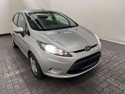 Gebraucht Ford Fiesta Trend 60 PS (44 kW) 2011 Polarsilber Kleinwagen