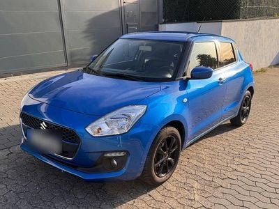 Second-hand Suzuki Swift Comfort 111 CP (81 kW) 2017 Albastru Hatchback