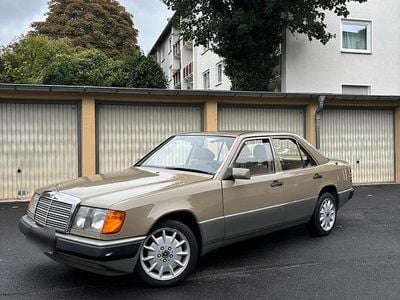 Gebraucht Mercedes 200 75 PS (55 kW) 1991 Beige Limousine