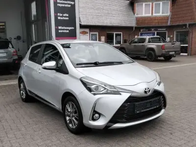 Gebraucht Toyota Yaris Comfort 111 PS (81 kW) 2017 Silver metallic Kleinwagen
