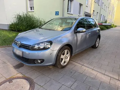 Gebraucht VW Golf VI Comfortline 105 PS (77 kW) 2010 Blau Kleinwagen
