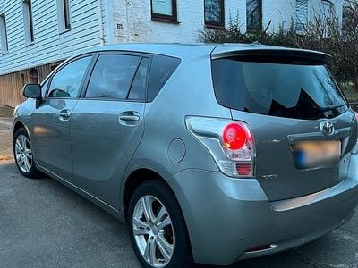 Gebraucht Toyota Verso 150 PS (110 kW) 2012 Grau Van / Kleinbus