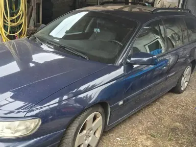 Gebraucht Opel Omega 144 PS (105 kW) 2001 Blau Kombi