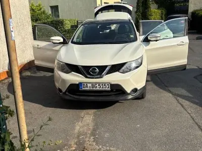Gebraucht Nissan Qashqai Acenta 131 PS (96 kW) 2015 Weiß SUV