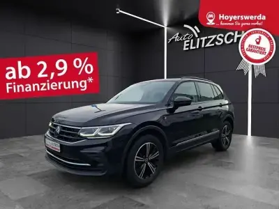 Gebraucht VW Tiguan Life 200 PS (147 kW) 2022 Deep black perleffekt SUV