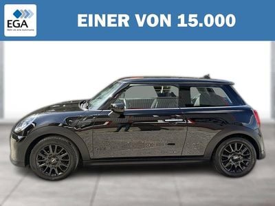 Gebraucht Mini ONE Sport 102 PS (75 kW) 2022 Schwarz metallic Kleinwagen