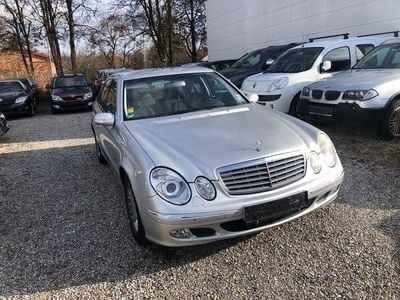 Silber Gebraucht 2002 Mercedes E240 Elegance Limousine | 1.800 € (Fairer Preis)