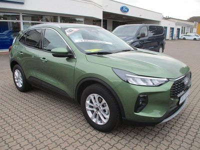 Neu Ford Kuga Titanium 186 PS (136 kW) 2025 Bürsting green SUV