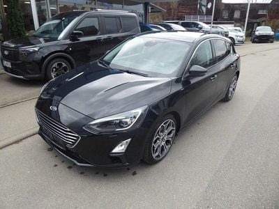 Gebraucht Ford Focus Titanium 125 PS (91 kW) 2018 Schwarz Kombi