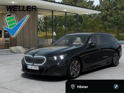 Gebraucht BMW 550e M Sport 489 PS (359 kW) 2025 Black sapphire (schwarz) Kombi