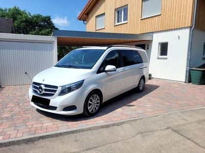 Mercedes V220