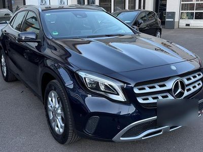 Gebraucht Mercedes GLA200 156 PS (114 kW) 2017 Blau SUV