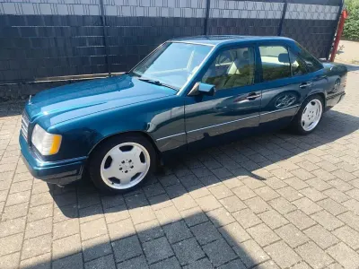 Gebraucht Mercedes E420 279 PS (205 kW) 1985 Grün Limousine